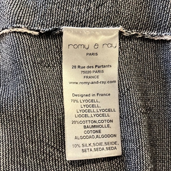 Ramy & Ray Paris Pink and Gray zip sweater - Small. - Picture 7 of 8